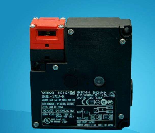 D4NL-2ADA-B Omron Công Tắc An Toàn 1 D4NL 2ADA B