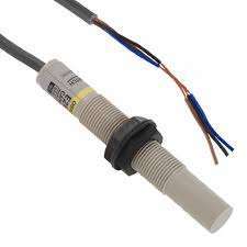 E2K-X4ME1 Cảm biến tiệm cận điện dung Omron