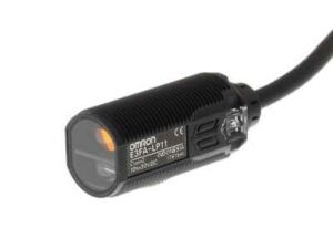 E3FA-LP11 2M Omron Cảm biến quang trụ M18