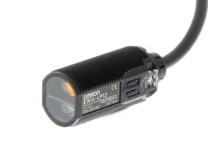 E3FA-LP12 2M Omron Cảm biến quang trụ M18