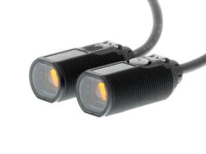 E3FA-TN12 2M Cảm biến quang Omron M18