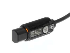 E3RA-TP11 2M Cảm biến quang Omron M18