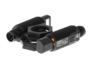 E3RA-TP21 Cảm biến quang Omron M18