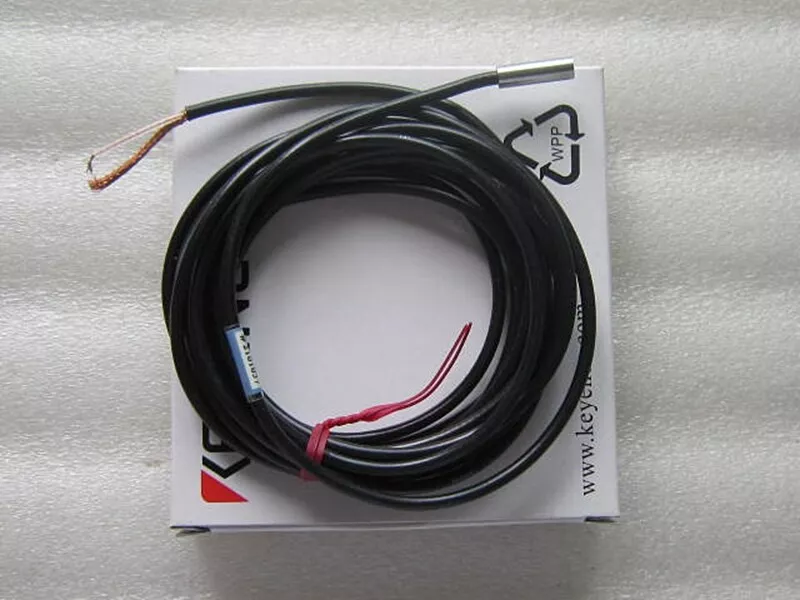Cảm biến từ tiệm cận Keyence AH-305